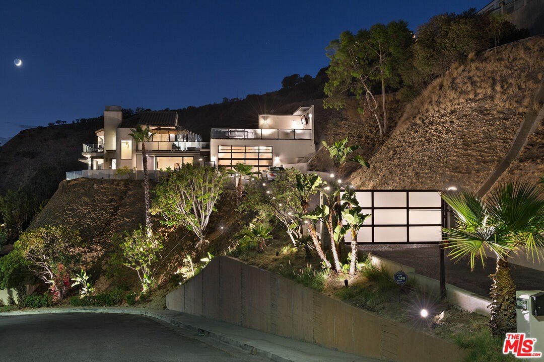 1815 N Crescent Heights Blvd