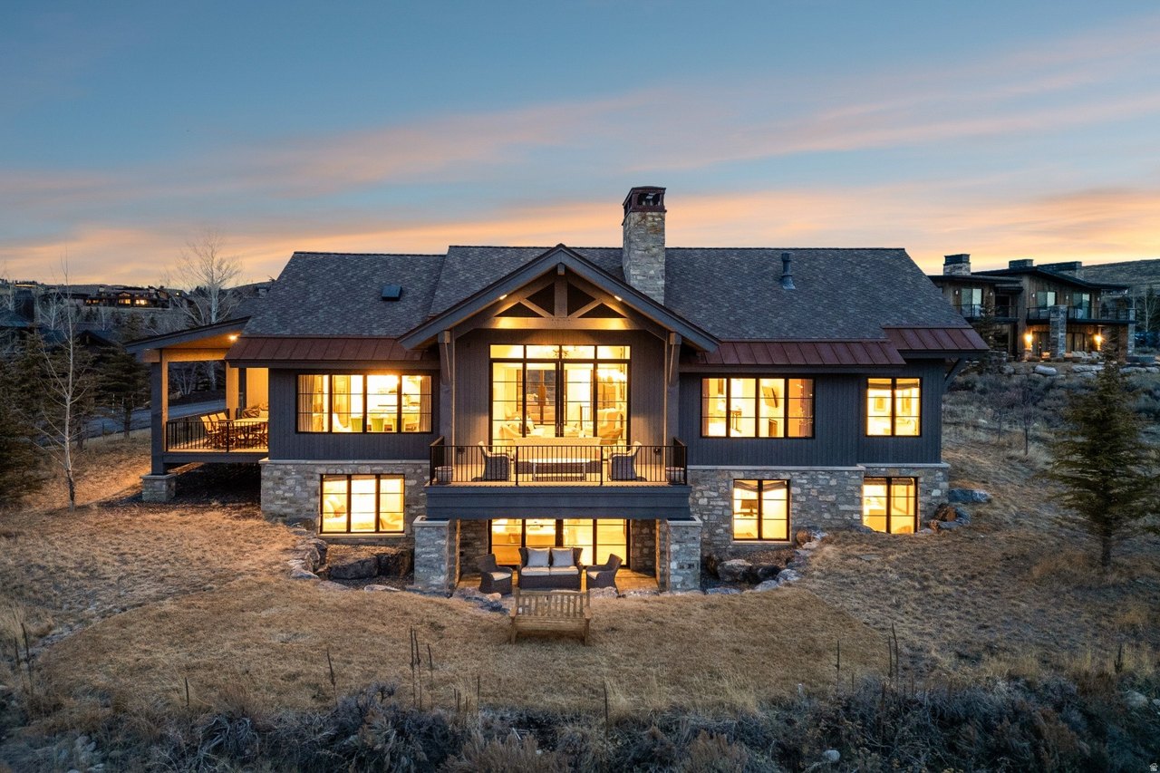 2766 E Bitter Brush Dr