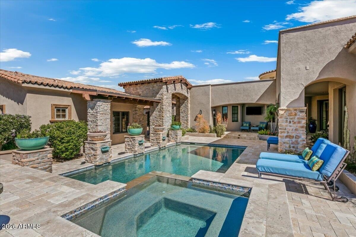 11027 E Wildcat Hill Rd