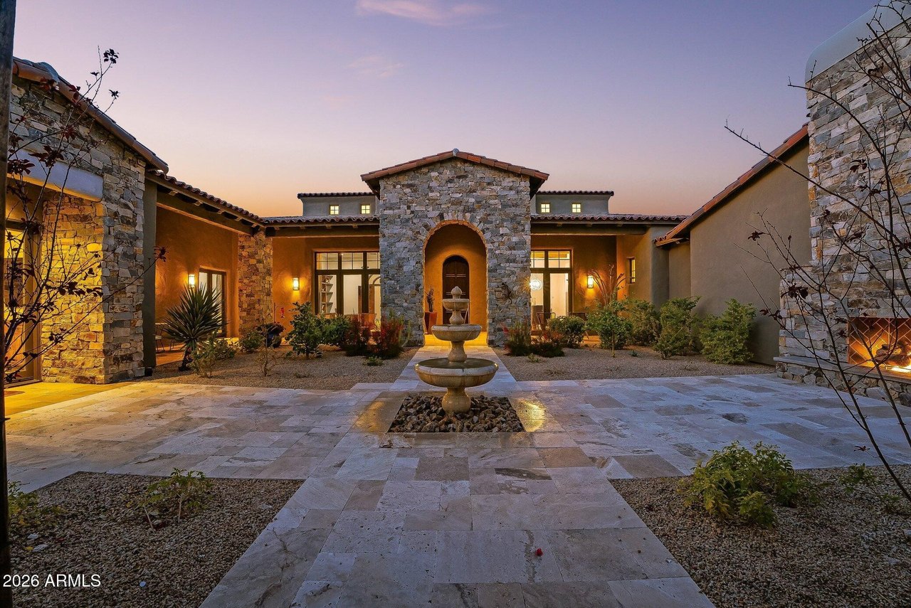 10489 E Greythorn Dr