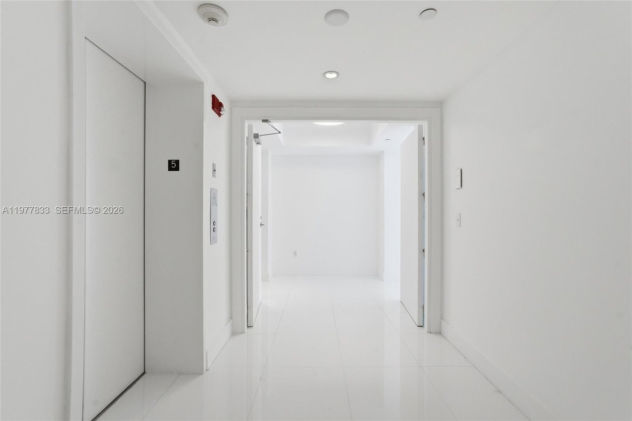 2627 S Bayshore Dr Apt 501