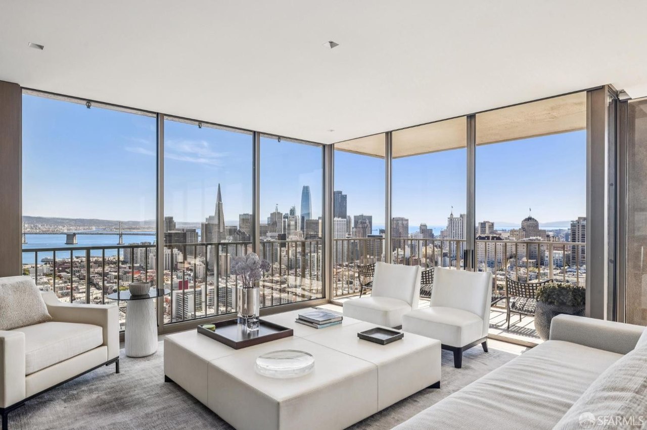 999 Green St Apt 2404